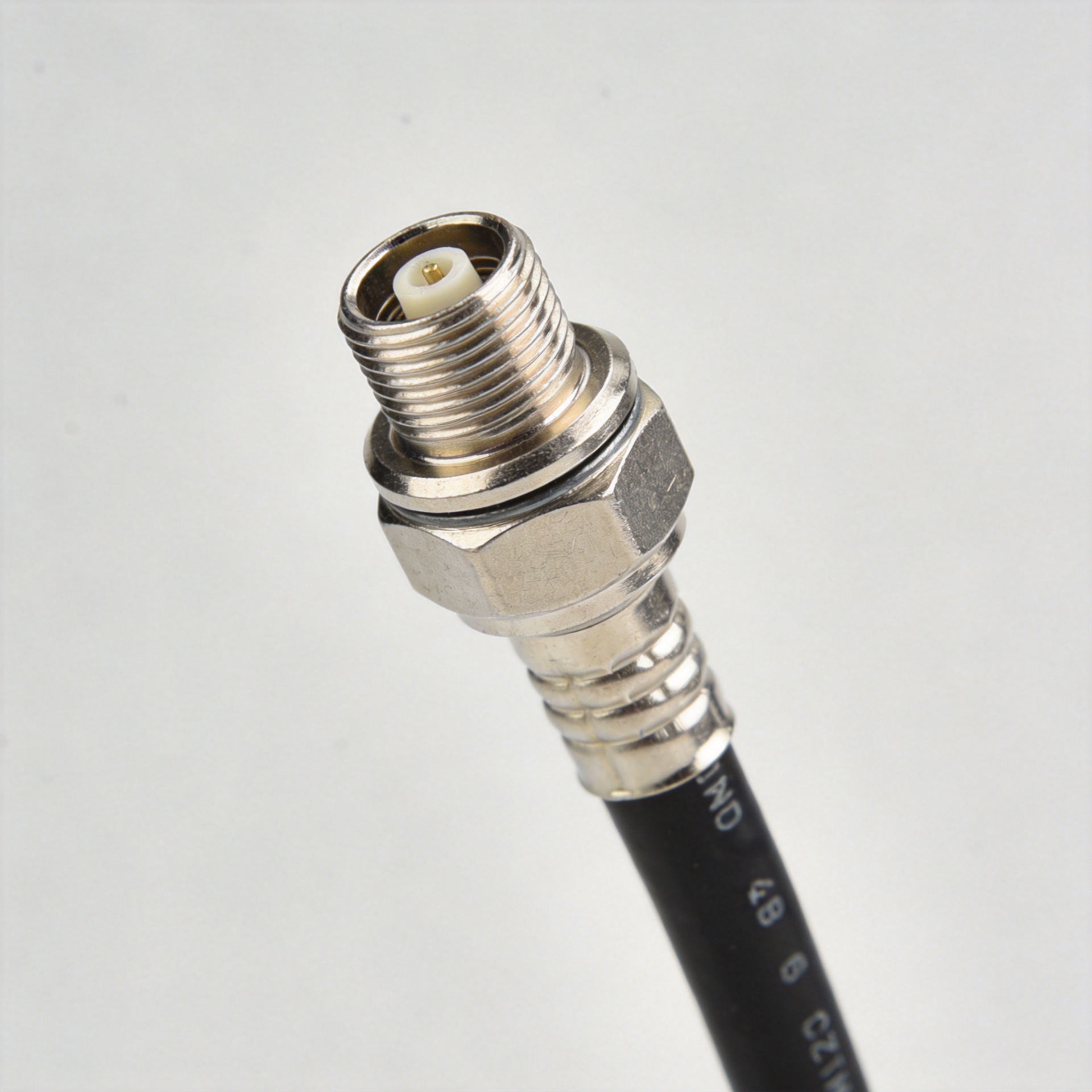 BNC Male Connector Specifications: 50Ω vs. 75Ω, Crimp vs. Solder, and Cable Compatibility