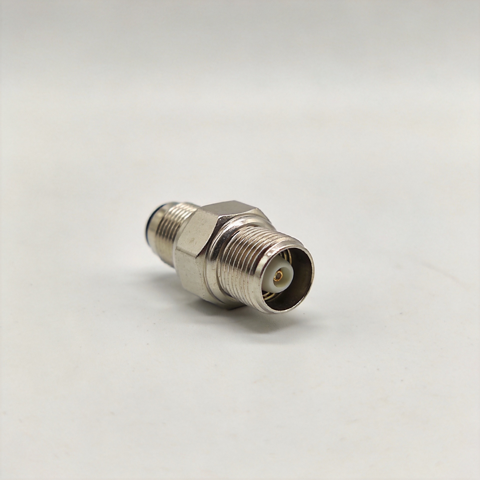 BNC male RF connector bulk supply packaging for LMR400 and RG213 cable