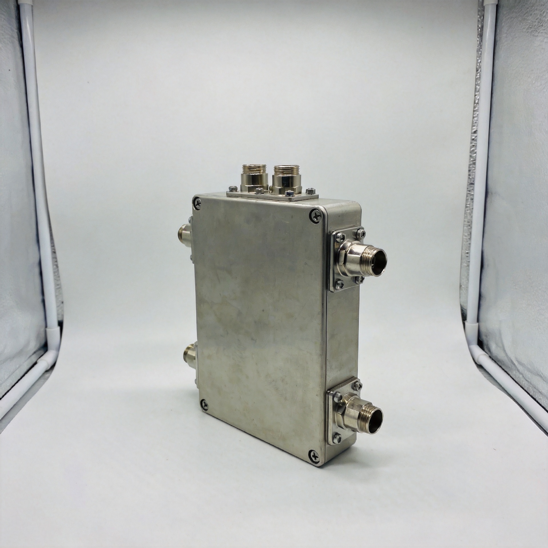 RF Power Divider Wholesale: Low PIM N Female and 7/16 DIN Models for 5G DAS Applications