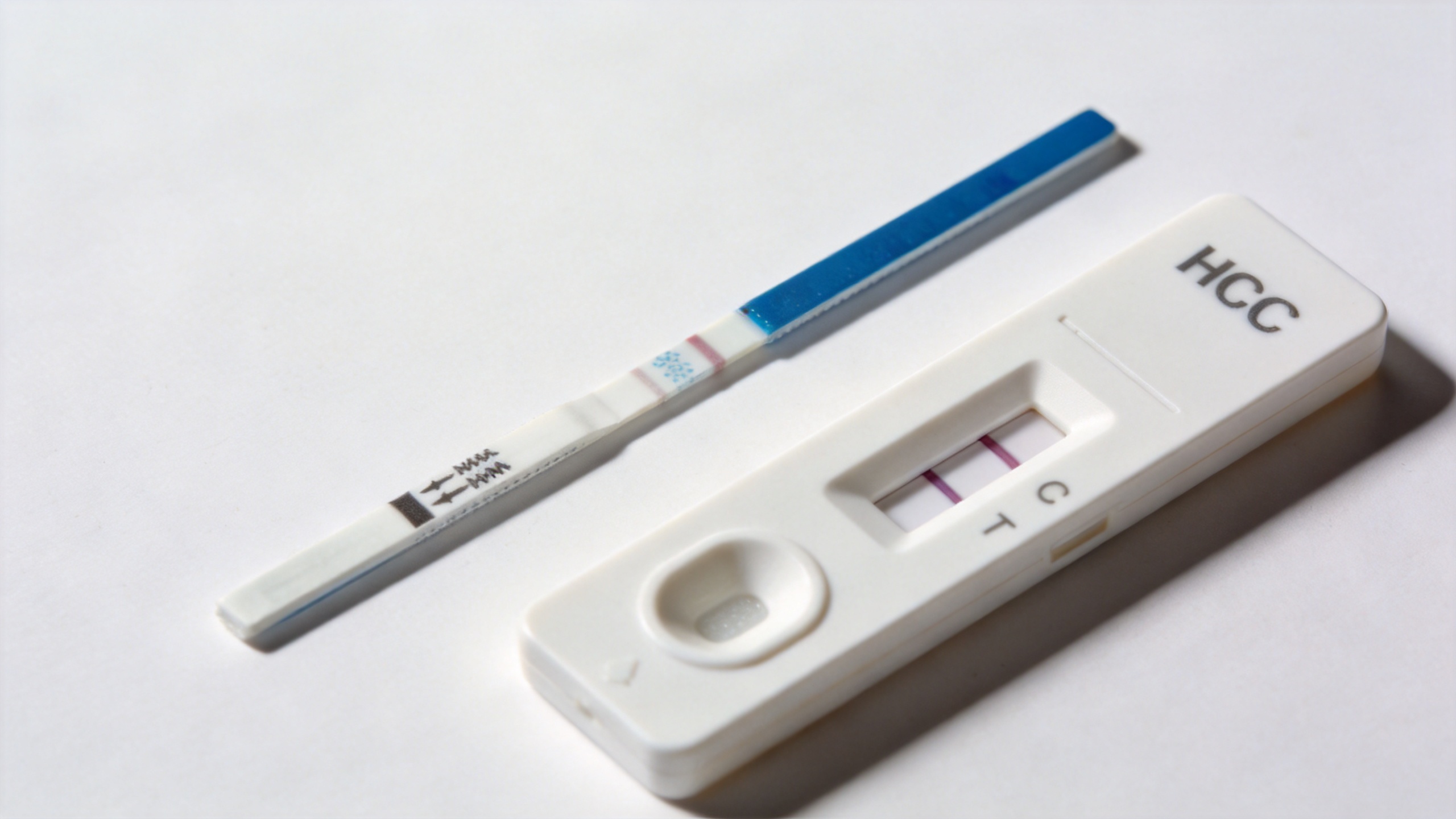 HCG pregnancy test strips and cassette test kit for early detection