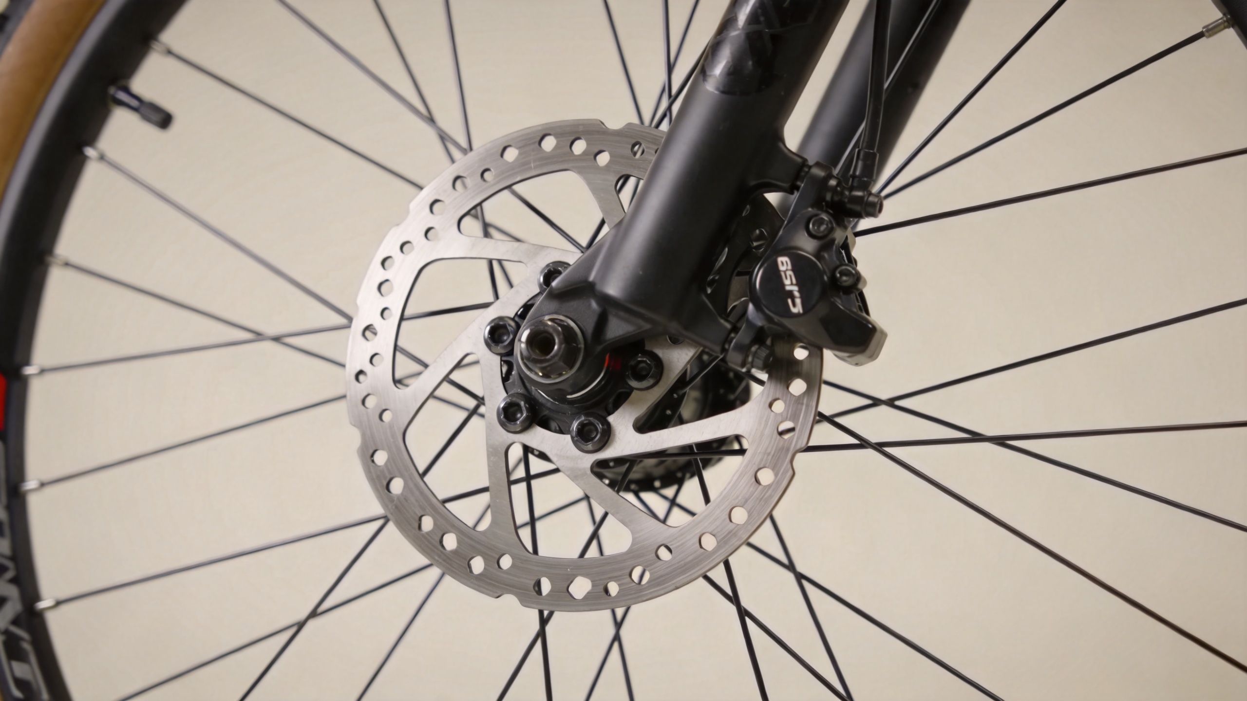 Bike brake discs fitment inspection at a wheel hub