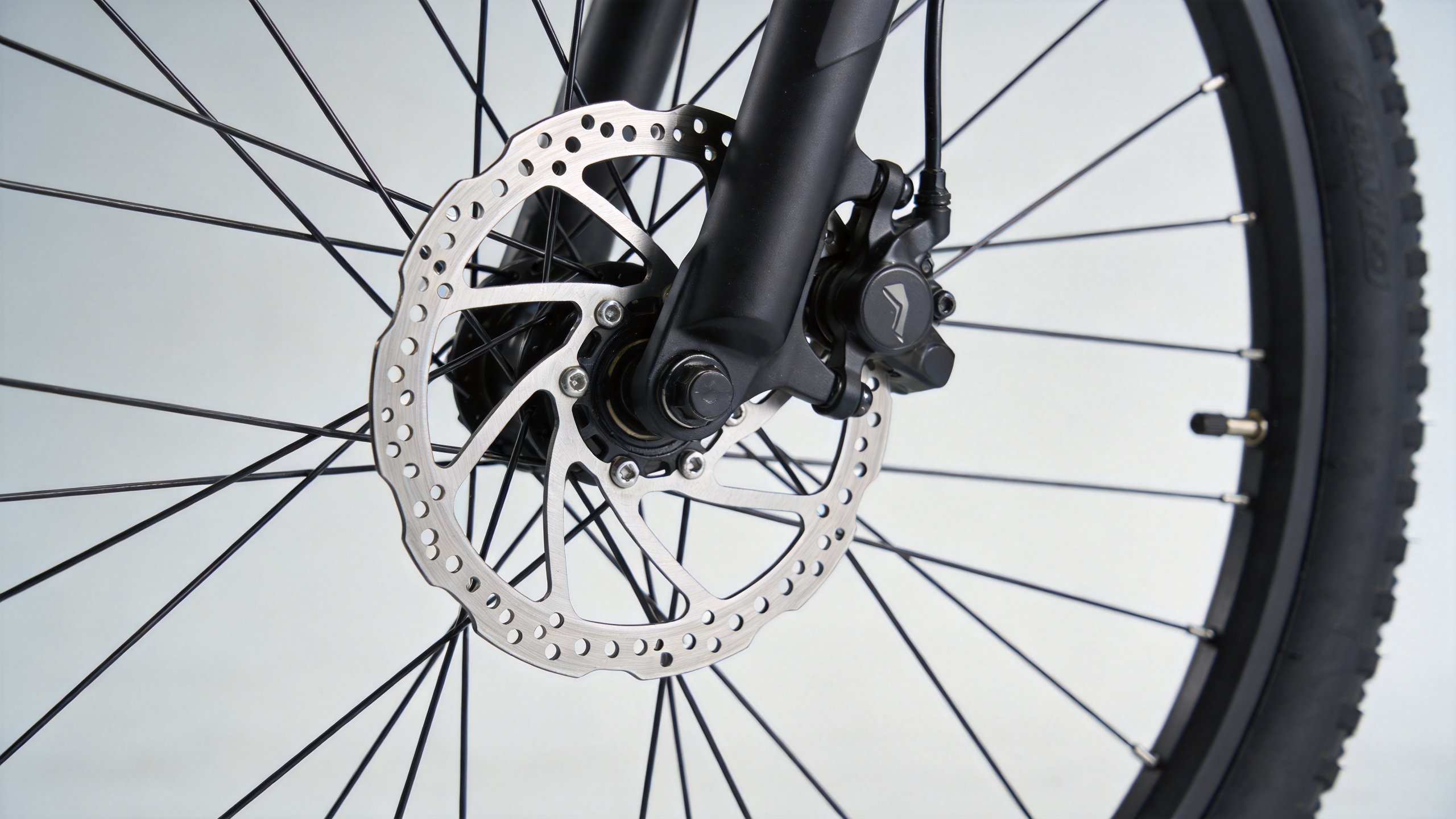 Bike hydraulic brakes with an e-bike disc brake caliper and rotor