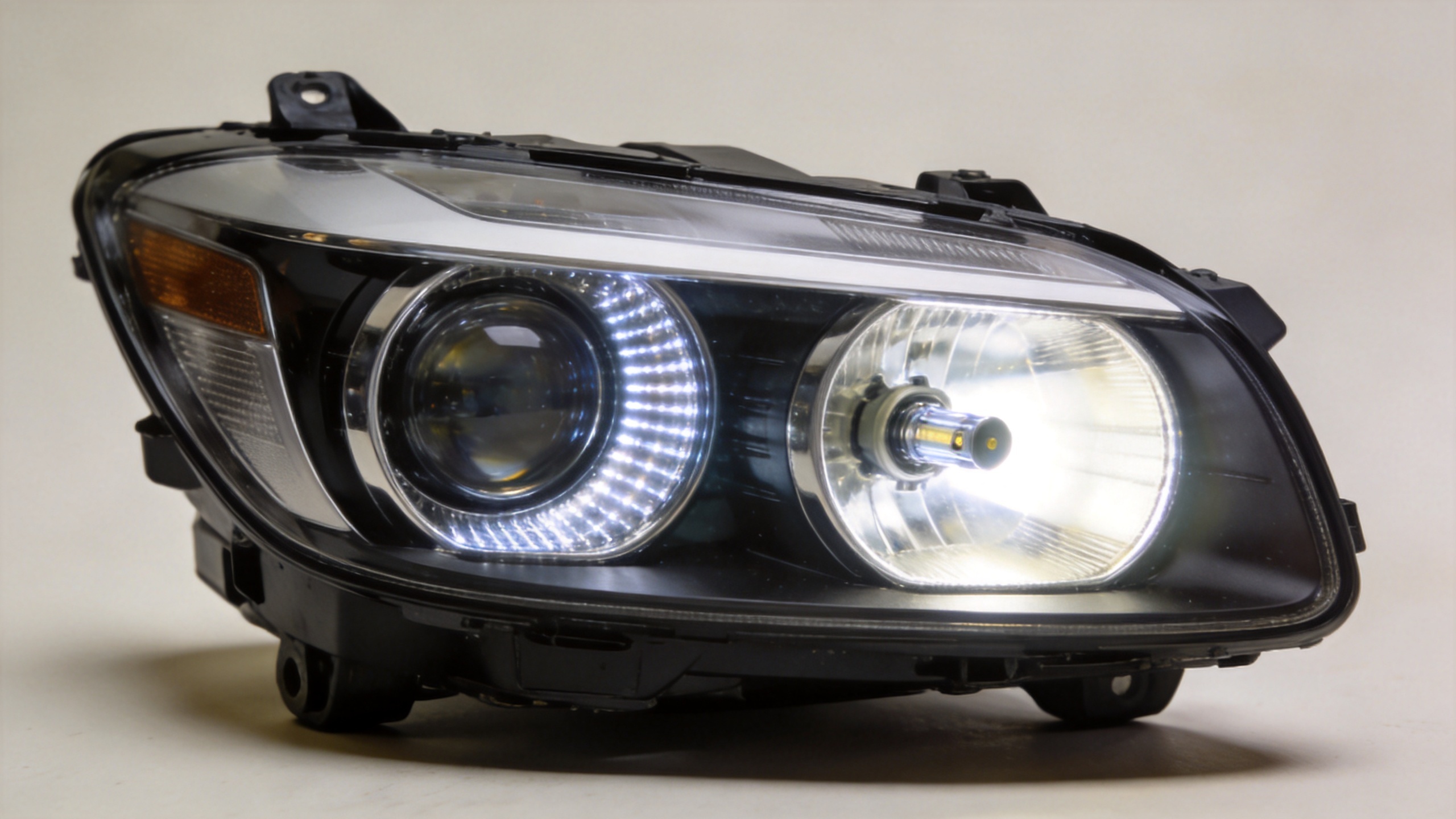 Projector headlamp and H7 LED headlight bulb comparison